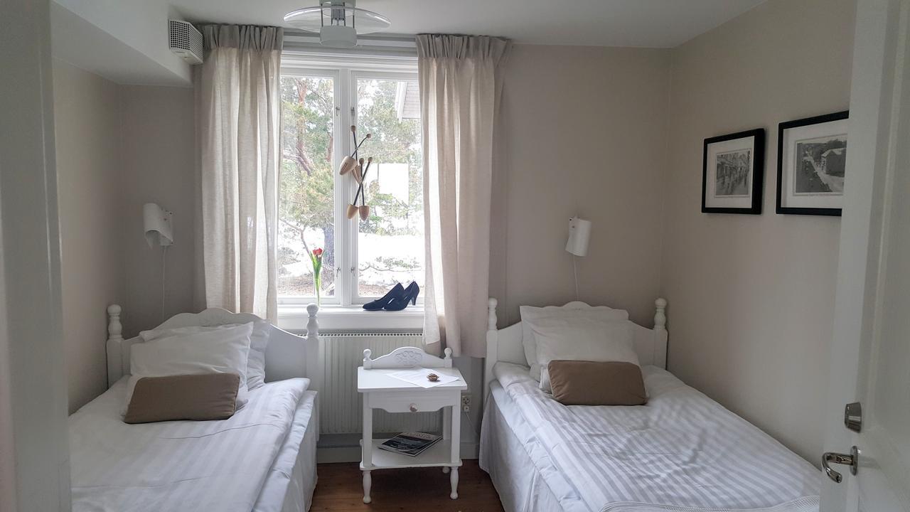 Lotsstugan I Haernoesand Bed and Breakfast Esterno foto