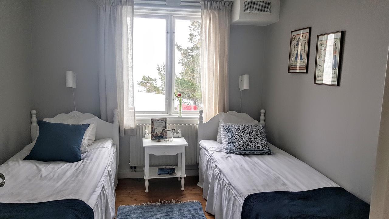Lotsstugan I Haernoesand Bed and Breakfast Esterno foto