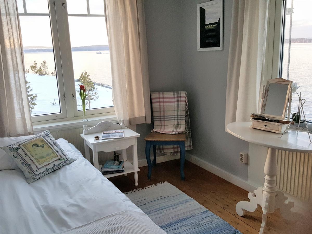 Lotsstugan I Haernoesand Bed and Breakfast Esterno foto