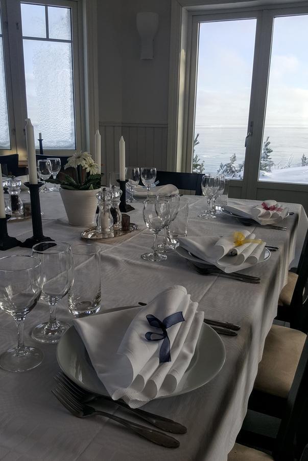 Lotsstugan I Haernoesand Bed and Breakfast Esterno foto