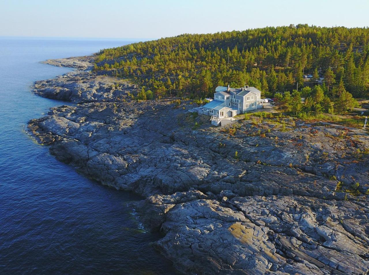 Lotsstugan I Haernoesand Bed and Breakfast Esterno foto